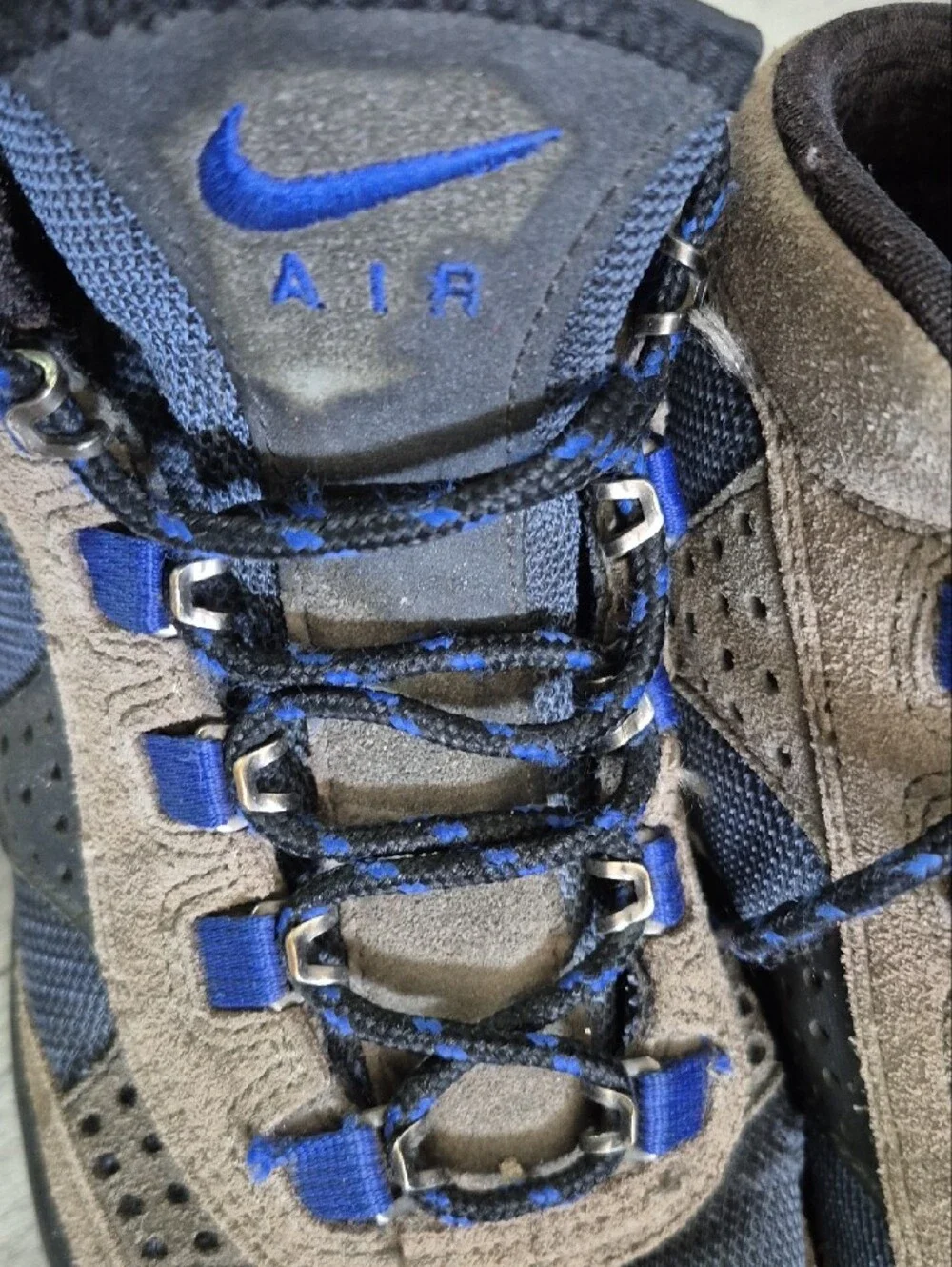 Nike Men's Brown and Blue Trail Boots with Lace-Up Support